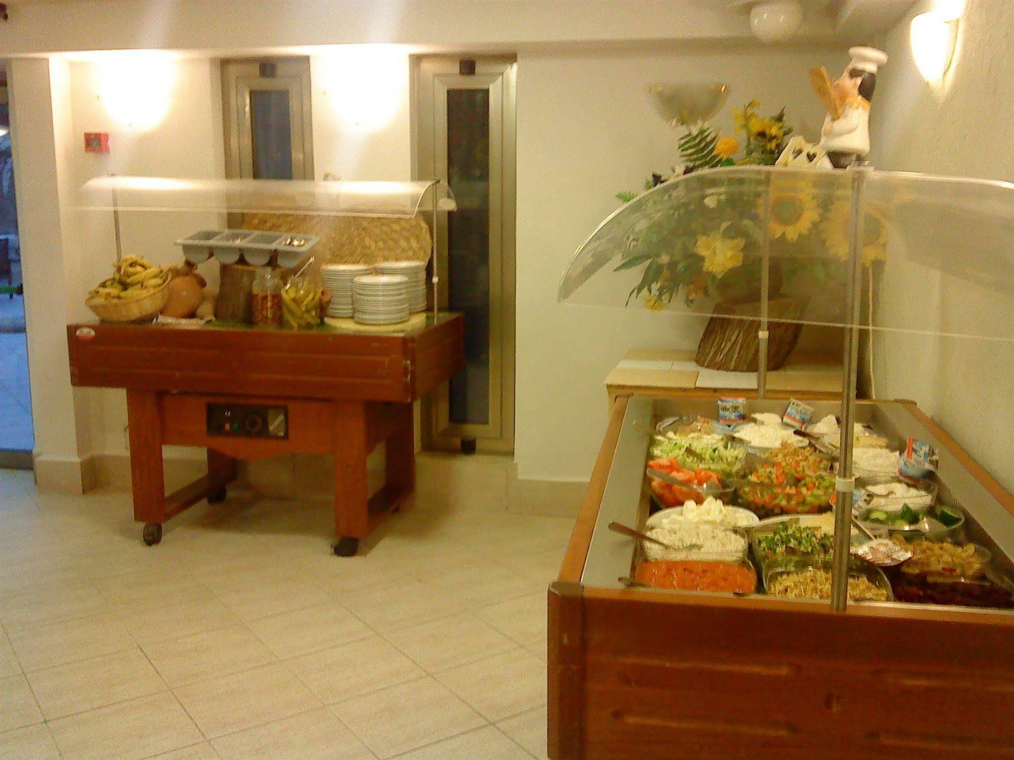 Marom Hotel Haïfa Restaurant photo